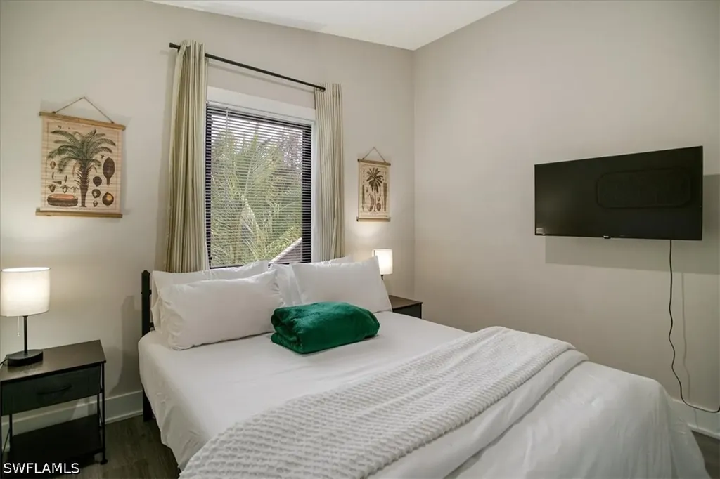 3260 Woodside Avenue Naples FL 34112