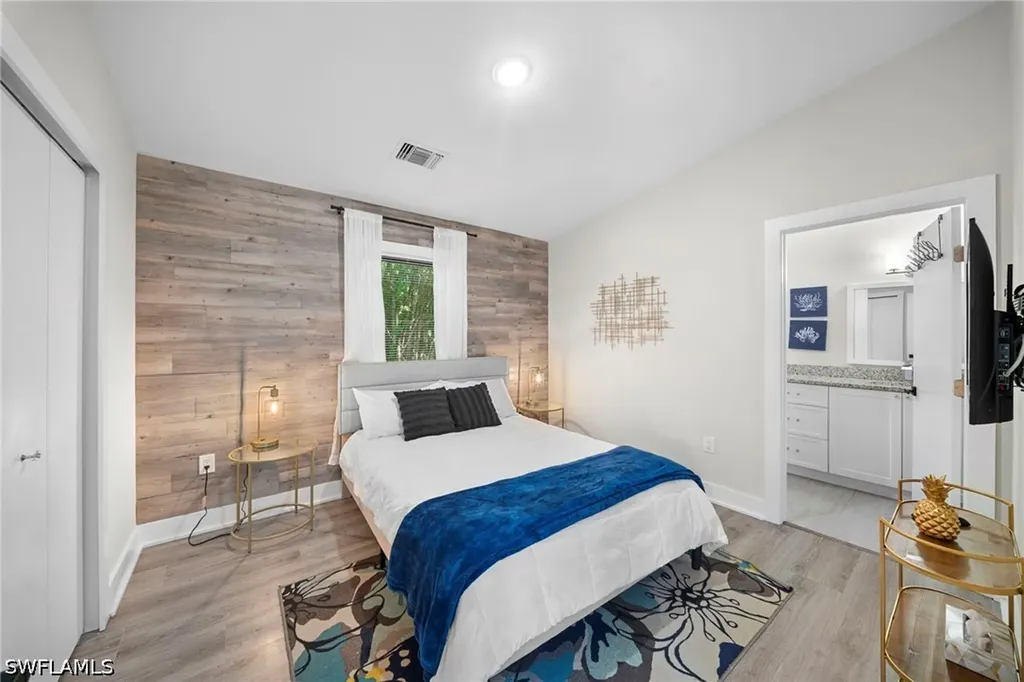 3260 Woodside Avenue Naples FL 34112
