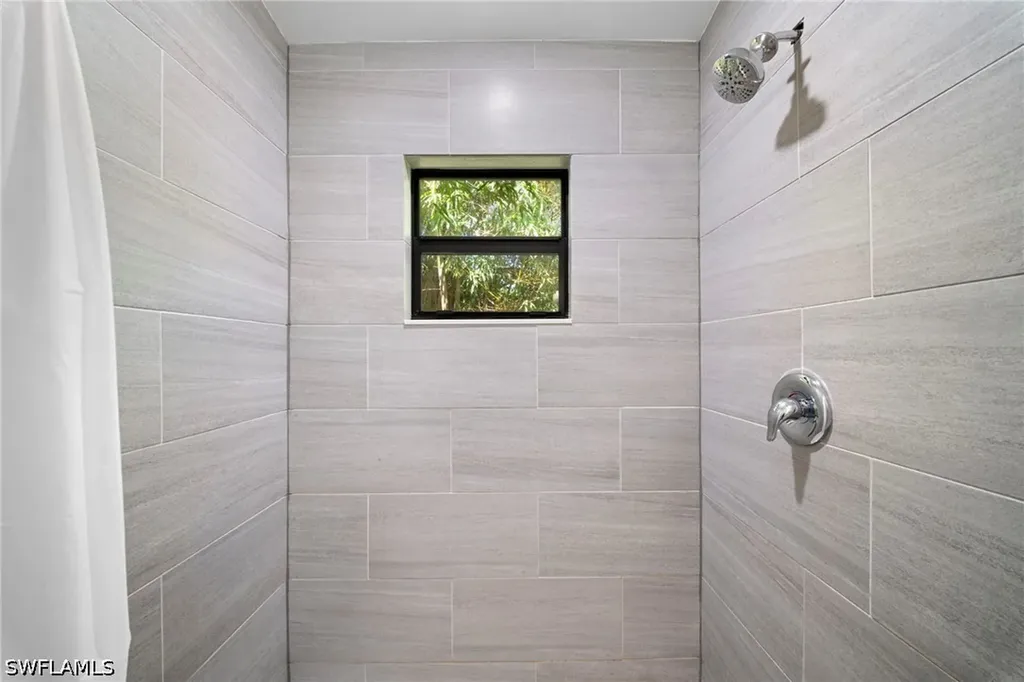3260 Woodside Avenue Naples FL 34112