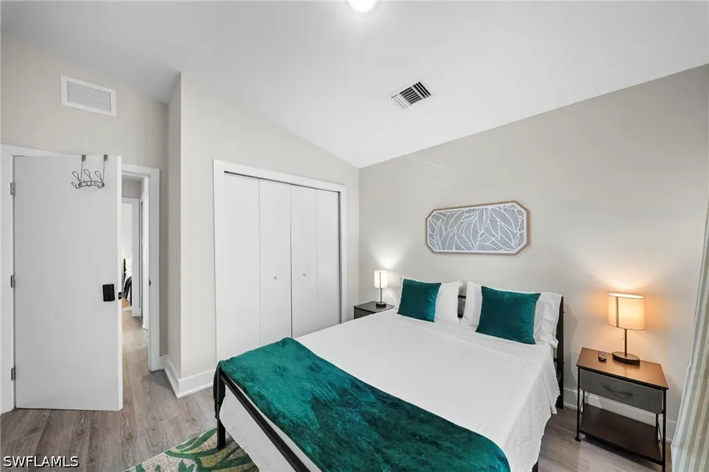 3260 Woodside Avenue Naples FL 34112