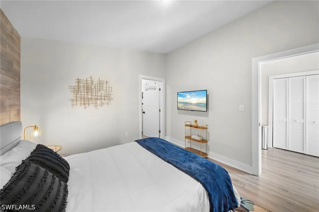 3260 Woodside Avenue Naples FL 34112