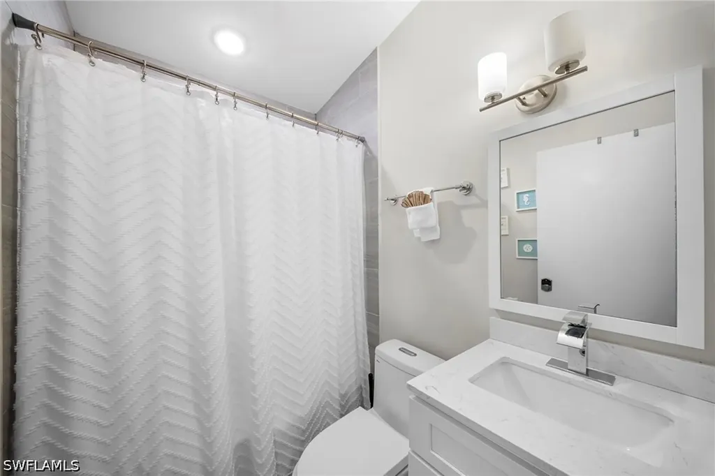 3260 Woodside Avenue Naples FL 34112
