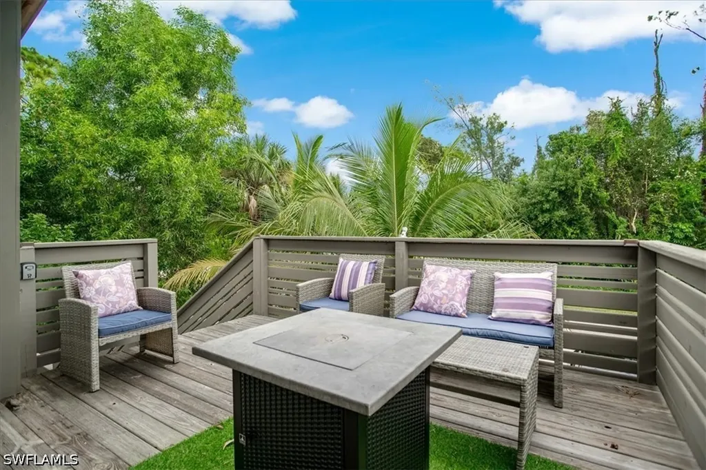 3260 Woodside Avenue Naples FL 34112