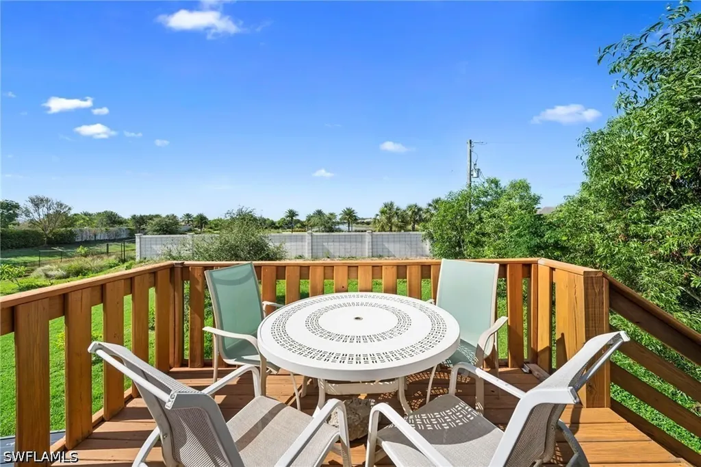 3260 Woodside Avenue Naples FL 34112