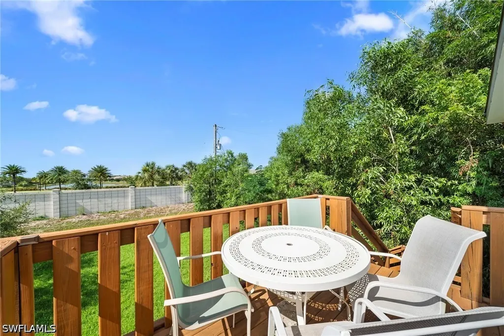 3260 Woodside Avenue Naples FL 34112
