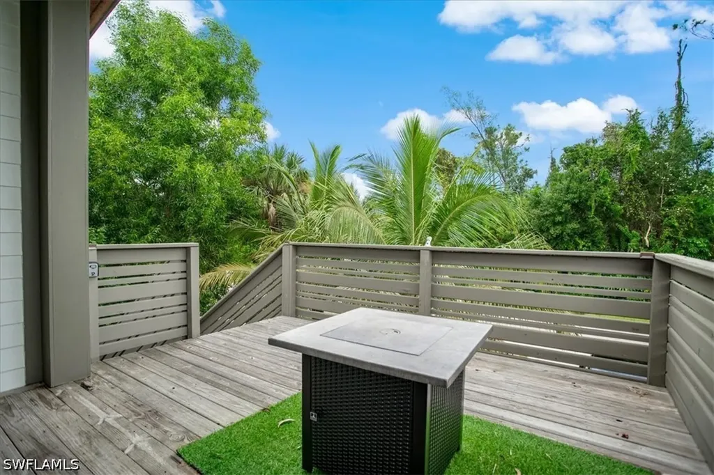 3260 Woodside Avenue Naples FL 34112