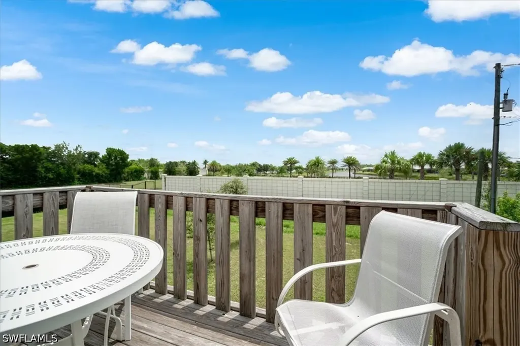 3260 Woodside Avenue Naples FL 34112