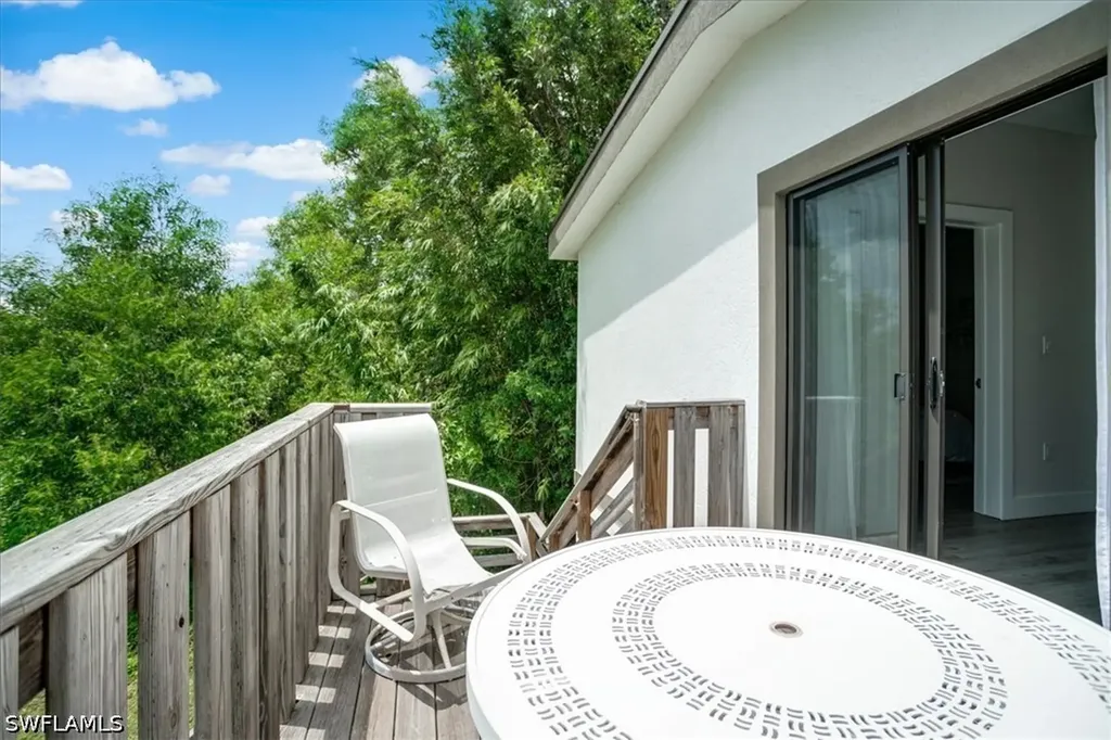 3260 Woodside Avenue Naples FL 34112