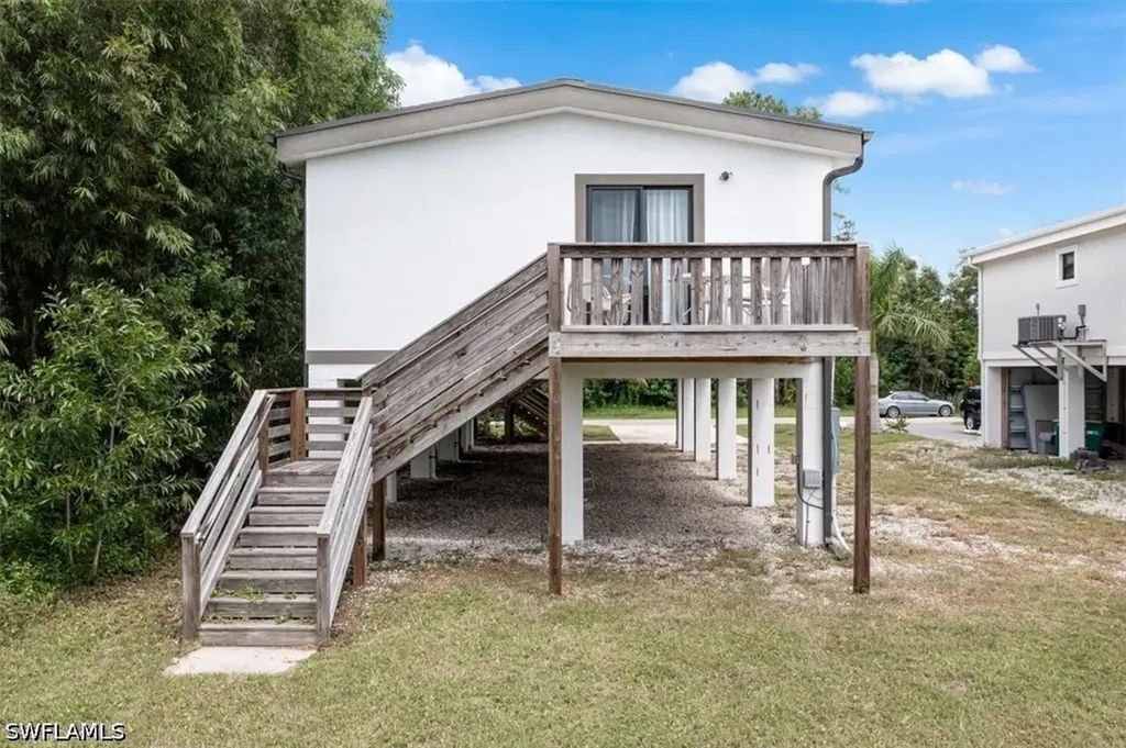 3260 Woodside Avenue Naples FL 34112