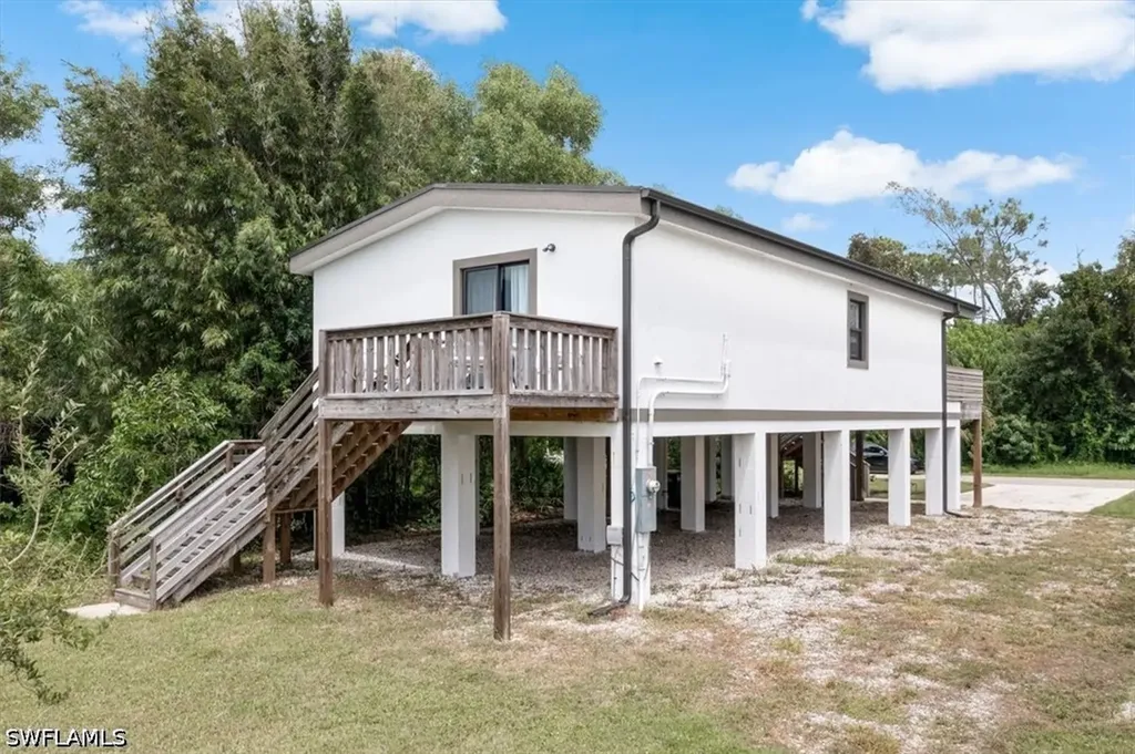 3260 Woodside Avenue Naples FL 34112