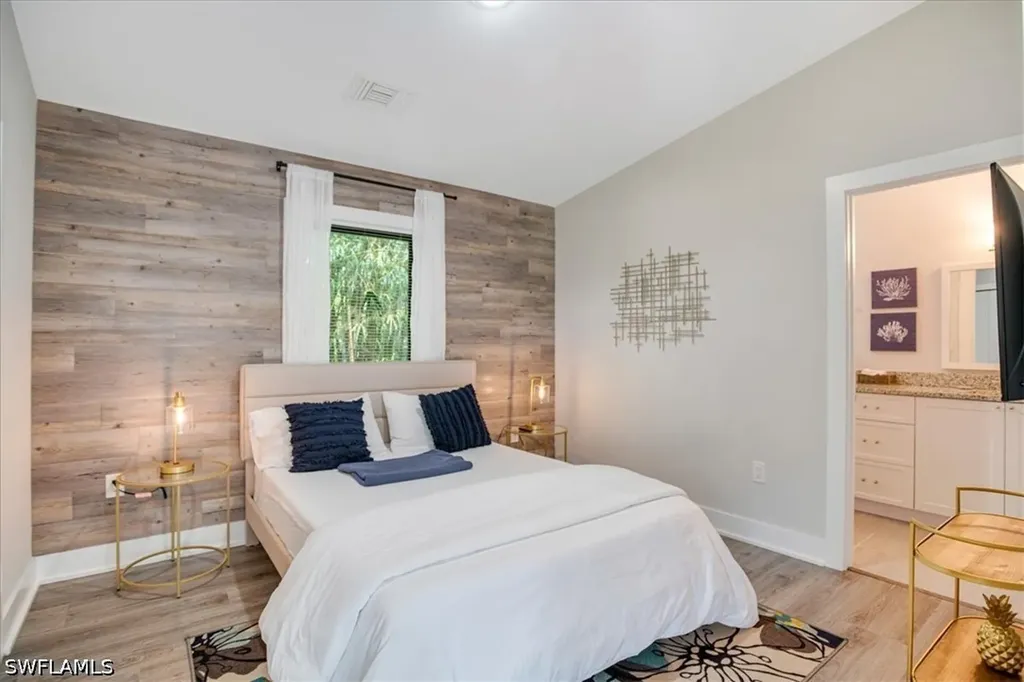 3260 Woodside Avenue Naples FL 34112