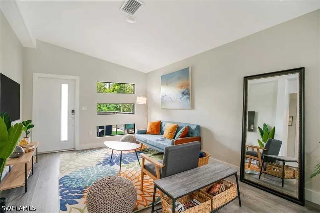 3260 Woodside Avenue Naples FL 34112