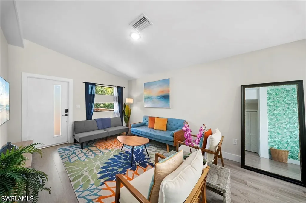 3260 Woodside Avenue Naples FL 34112