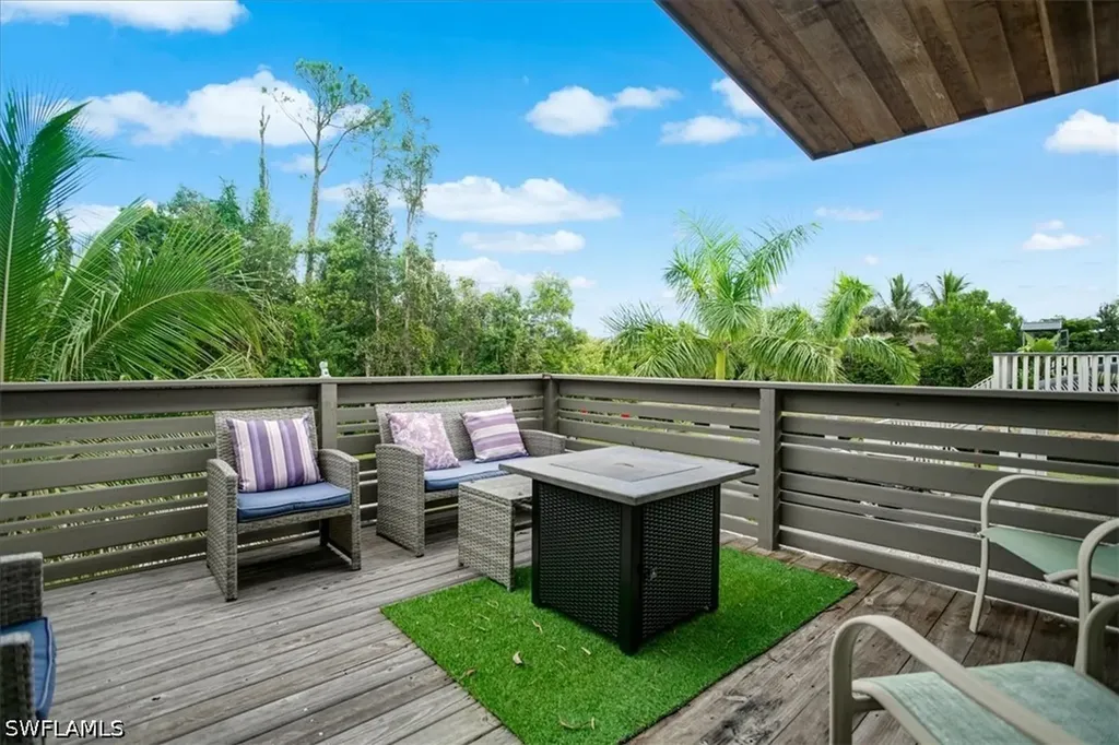 3260 Woodside Avenue Naples FL 34112