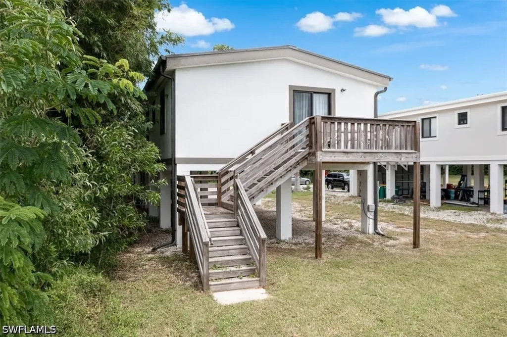 3260 Woodside Avenue Naples FL 34112