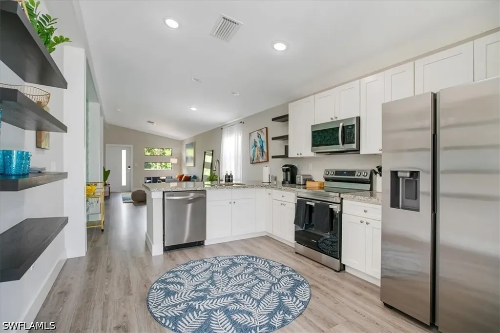3260 Woodside Avenue Naples FL 34112