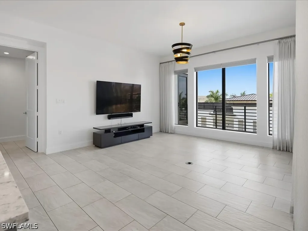 1111 Central Avenue Naples FL 34102