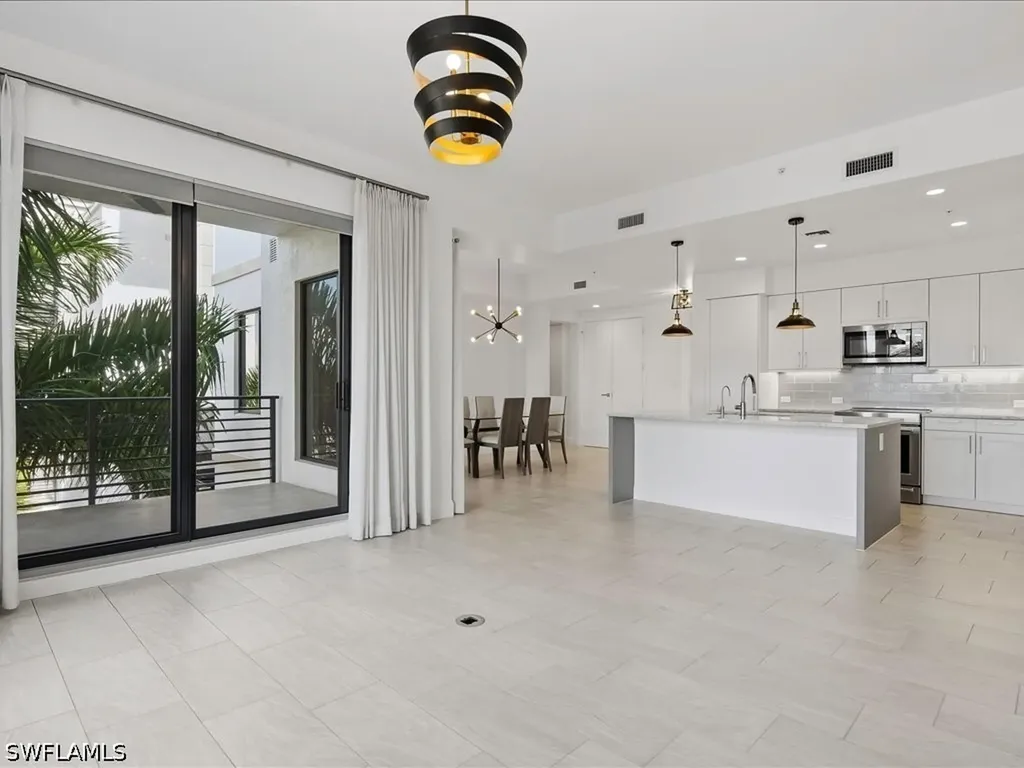 1111 Central Avenue Naples FL 34102