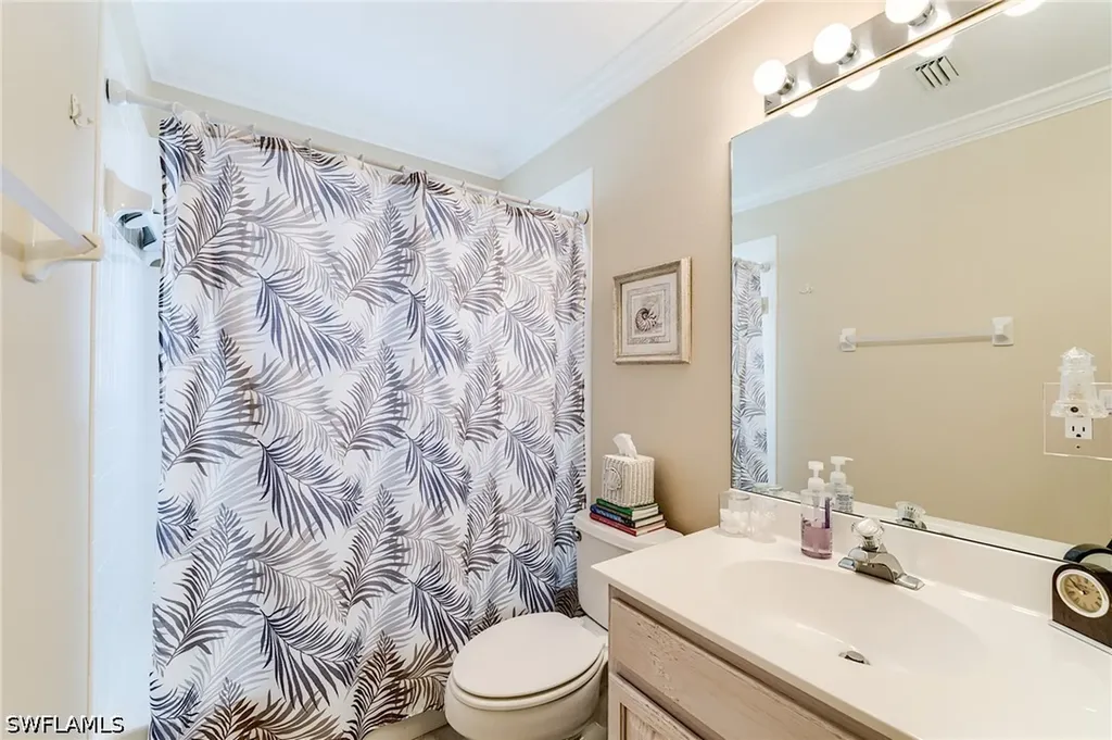 2059 Imperial Circle Naples FL 34110
