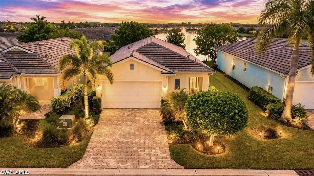 Bonita Springs FL, 28269 Seasons Tide Avenue