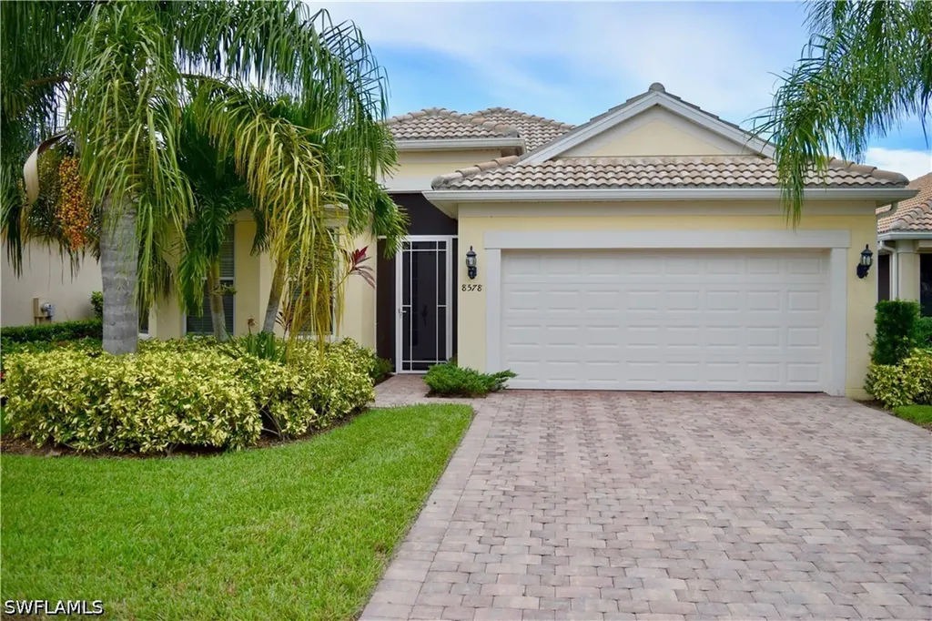 8578 Veronawalk Circle Naples FL 34114