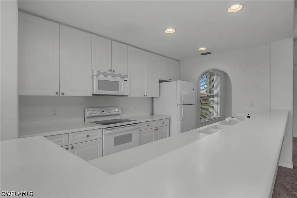 1925 Crestview Way Naples FL 34119
