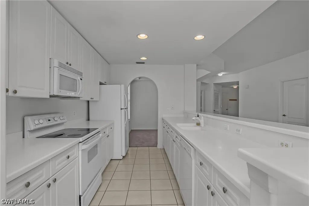 1925 Crestview Way Naples FL 34119