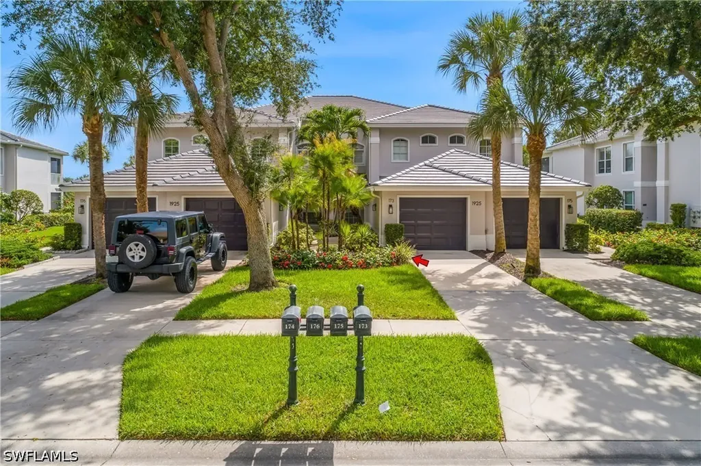 1925 Crestview Way Naples FL 34119