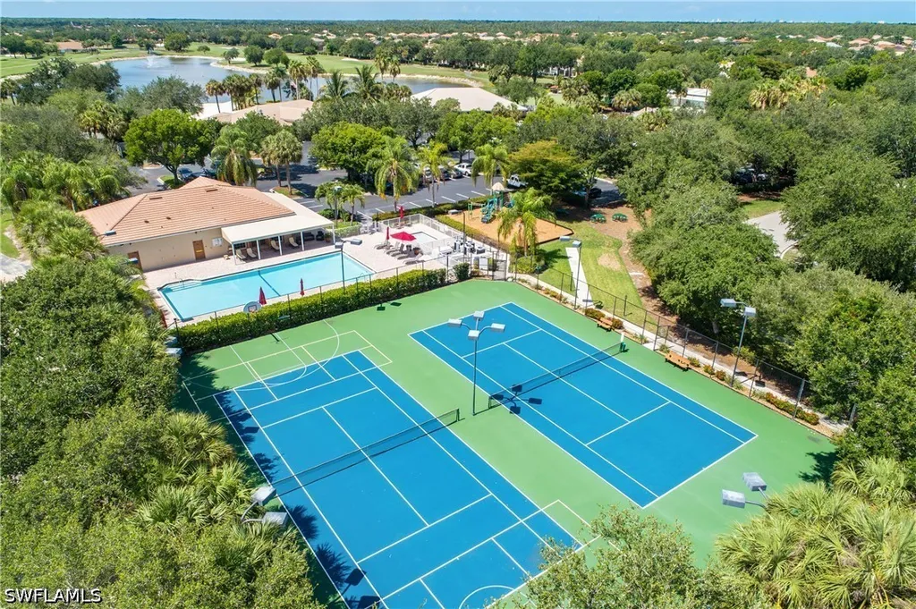 1925 Crestview Way Naples FL 34119