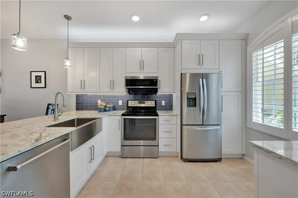 338 Newport Drive Naples FL 34114