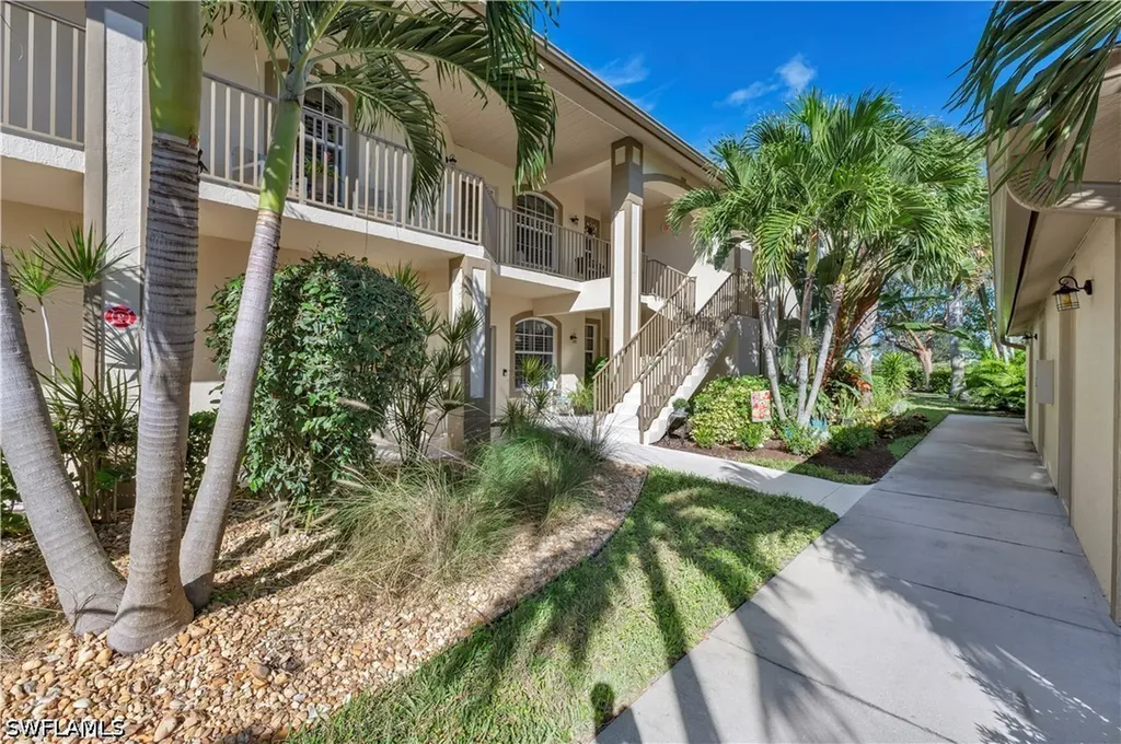 338 Newport Drive Naples FL 34114