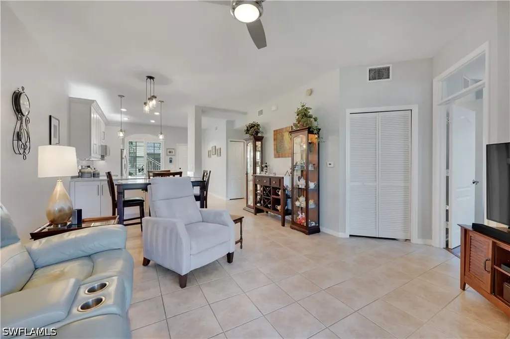 338 Newport Drive Naples FL 34114