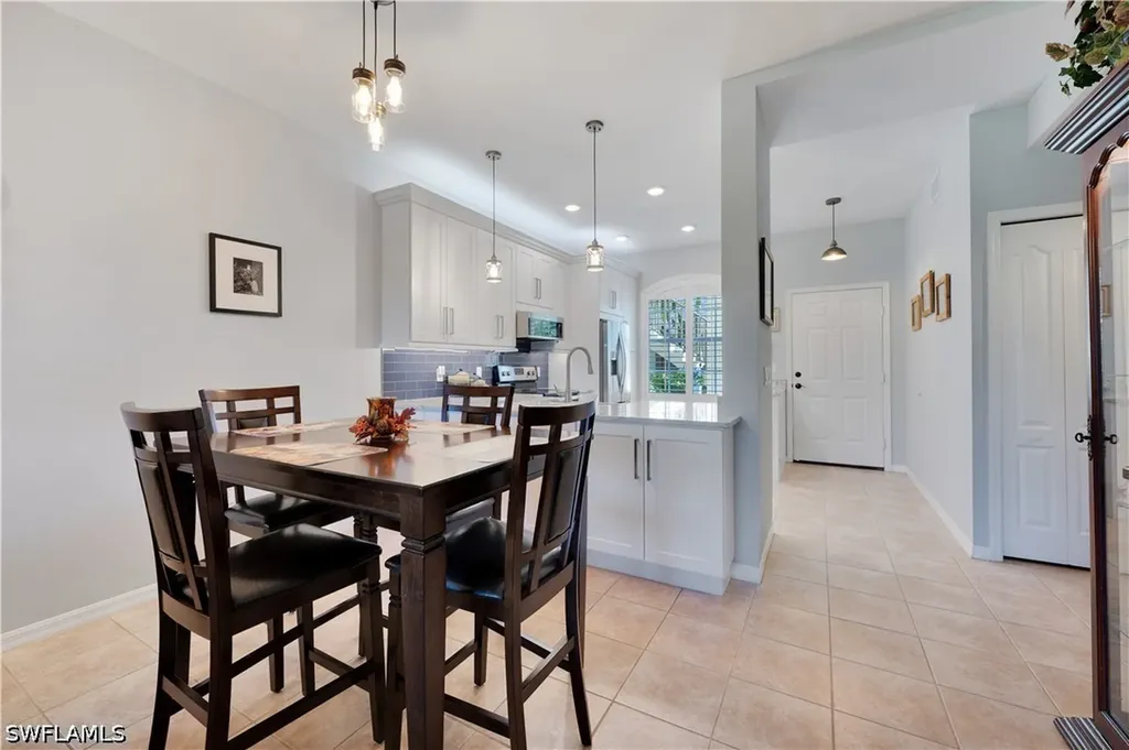 338 Newport Drive Naples FL 34114