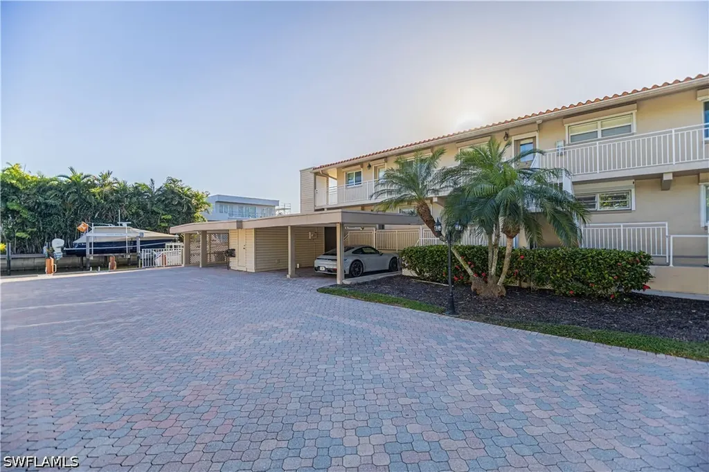 320 14th Avenue S Naples FL 34102