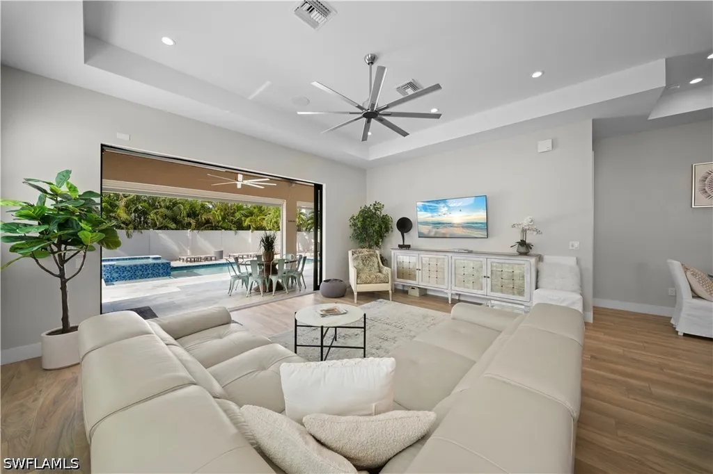 828 100th Avenue N Naples FL 34108
