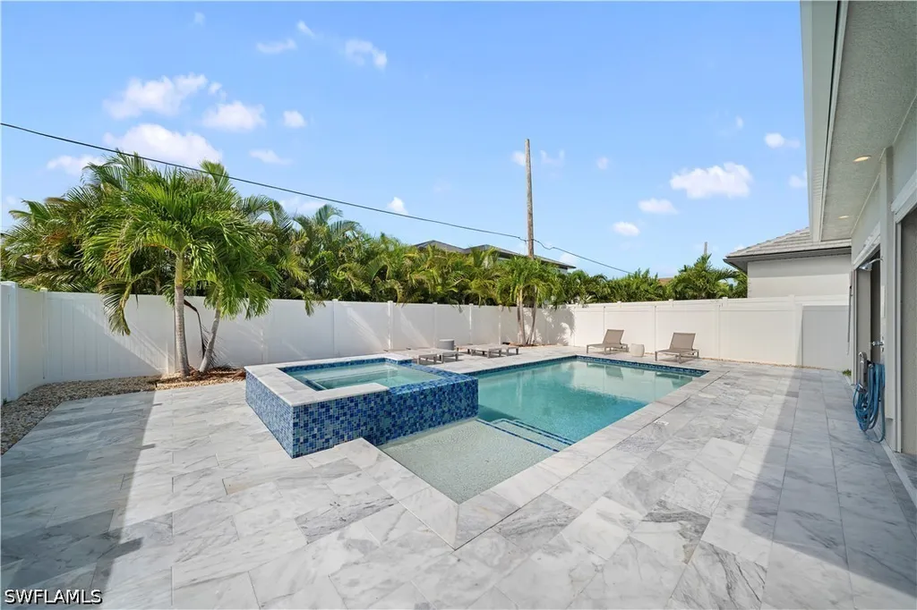 828 100th Avenue N Naples FL 34108