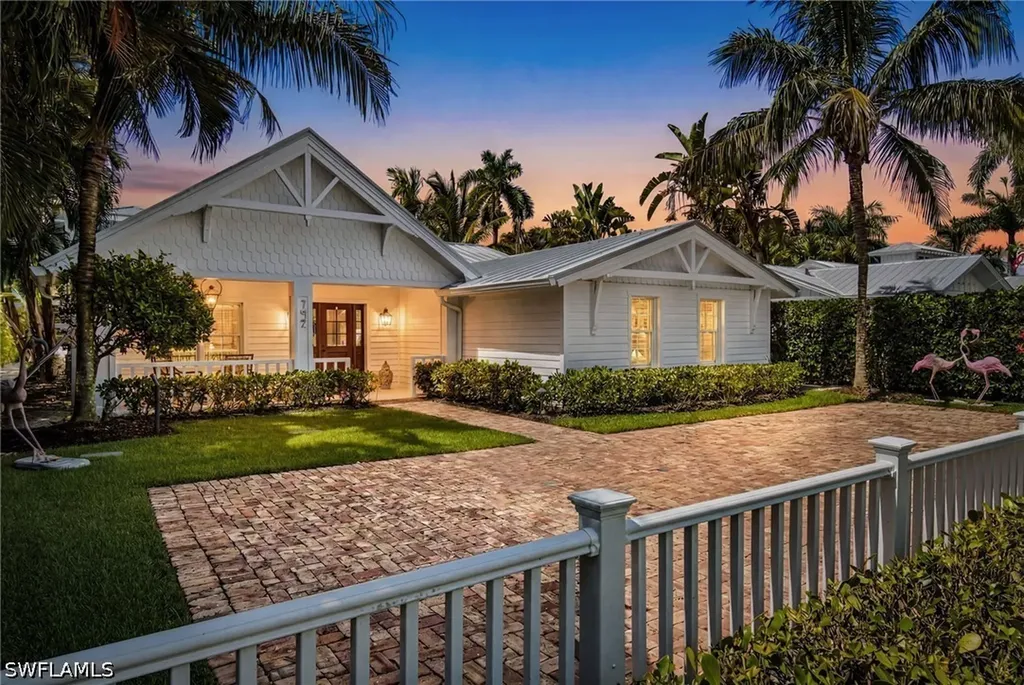 742 11th Avenue S Naples FL 34102