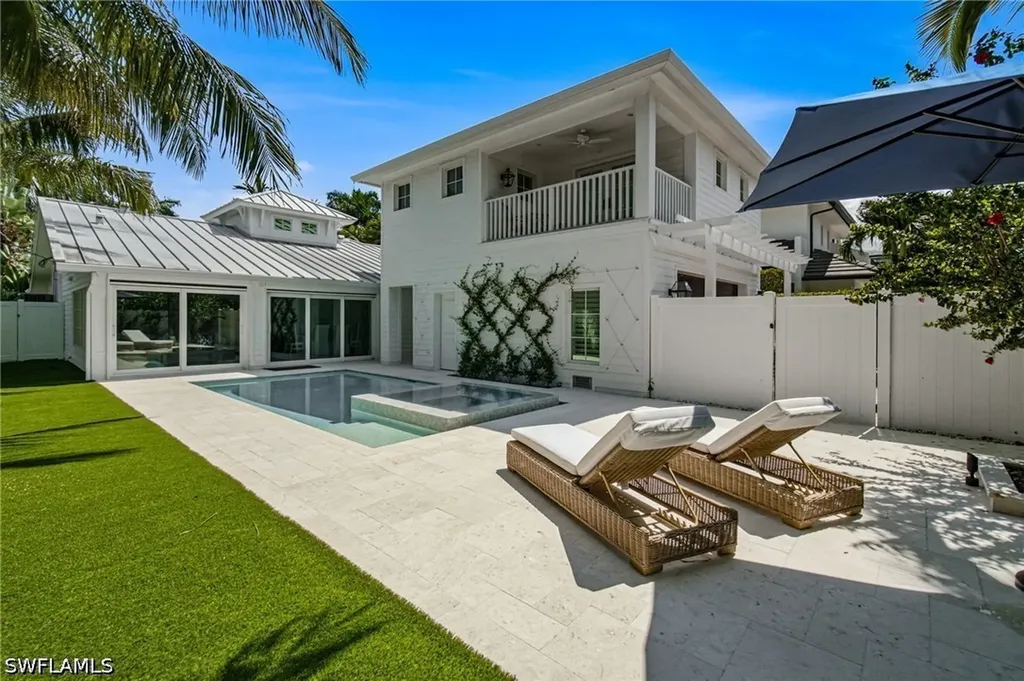 742 11th Avenue S Naples FL 34102