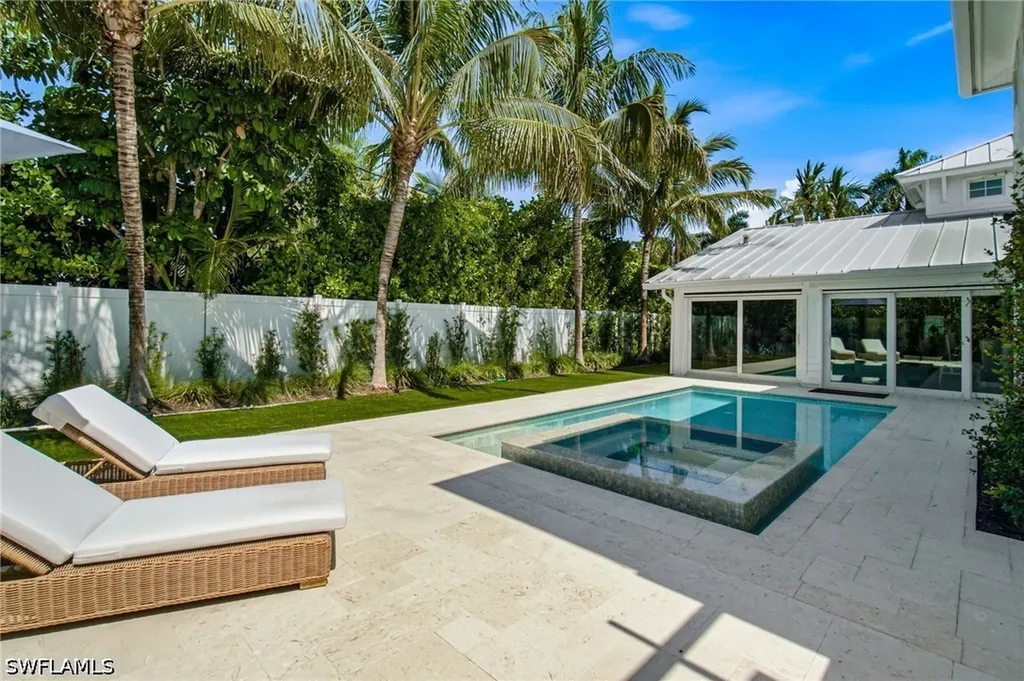 742 11th Avenue S Naples FL 34102