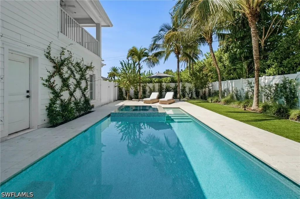 742 11th Avenue S Naples FL 34102