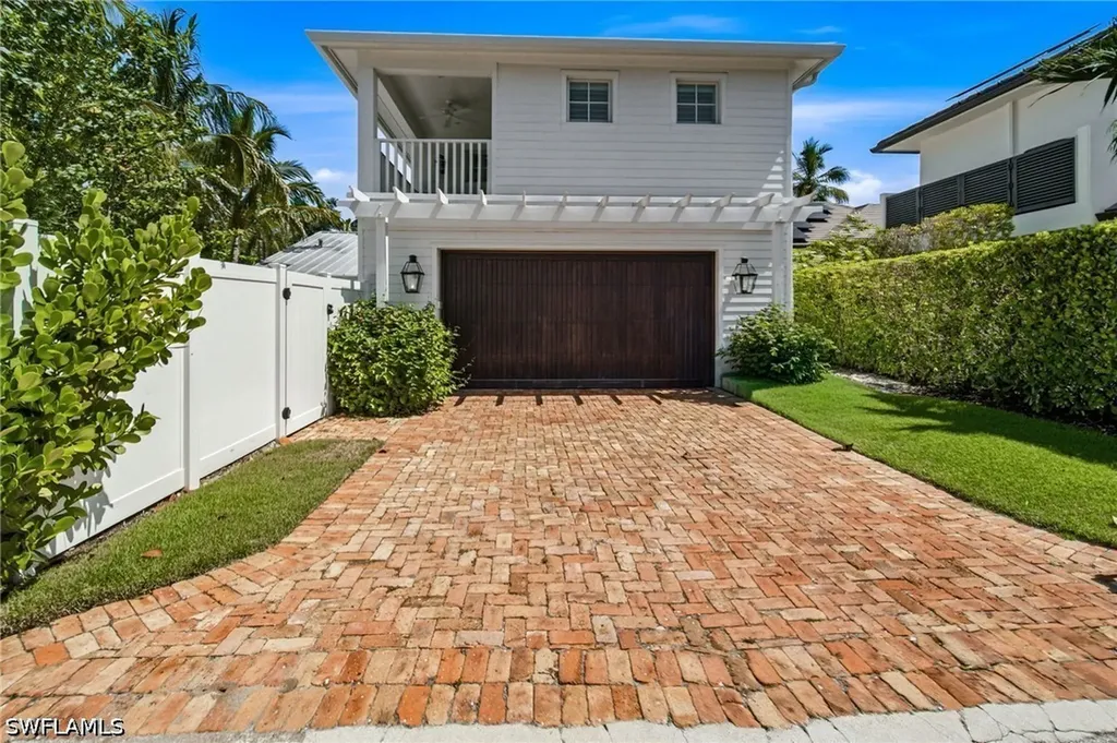 742 11th Avenue S Naples FL 34102