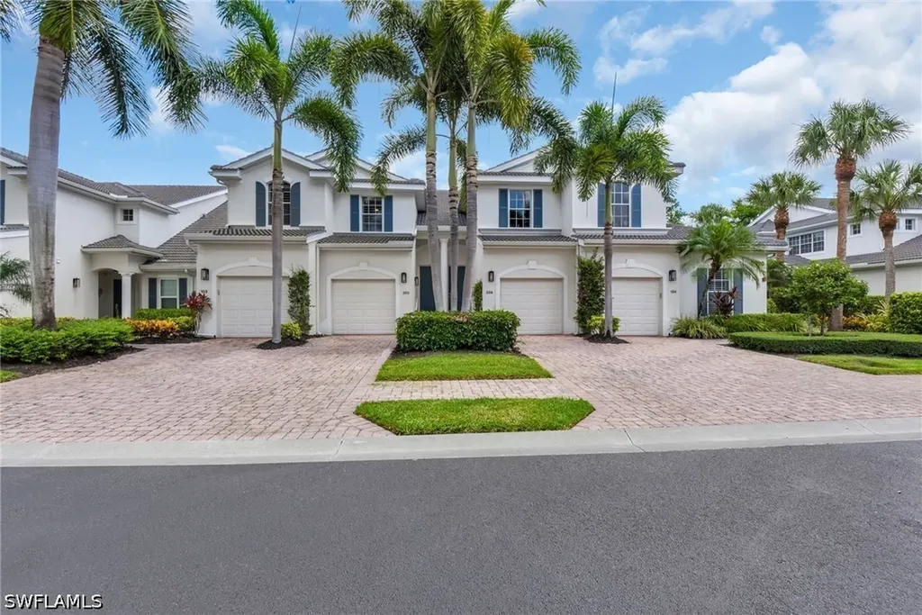 Naples FL, 12870 Carrington Circle, Unit 203