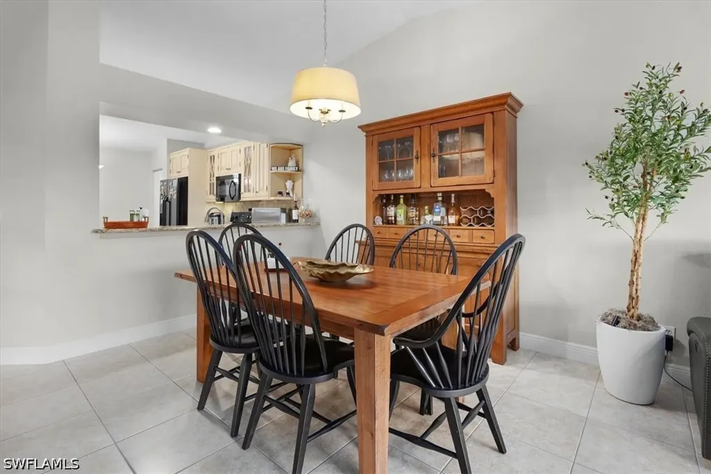 905 New Waterford Drive Naples FL 34104