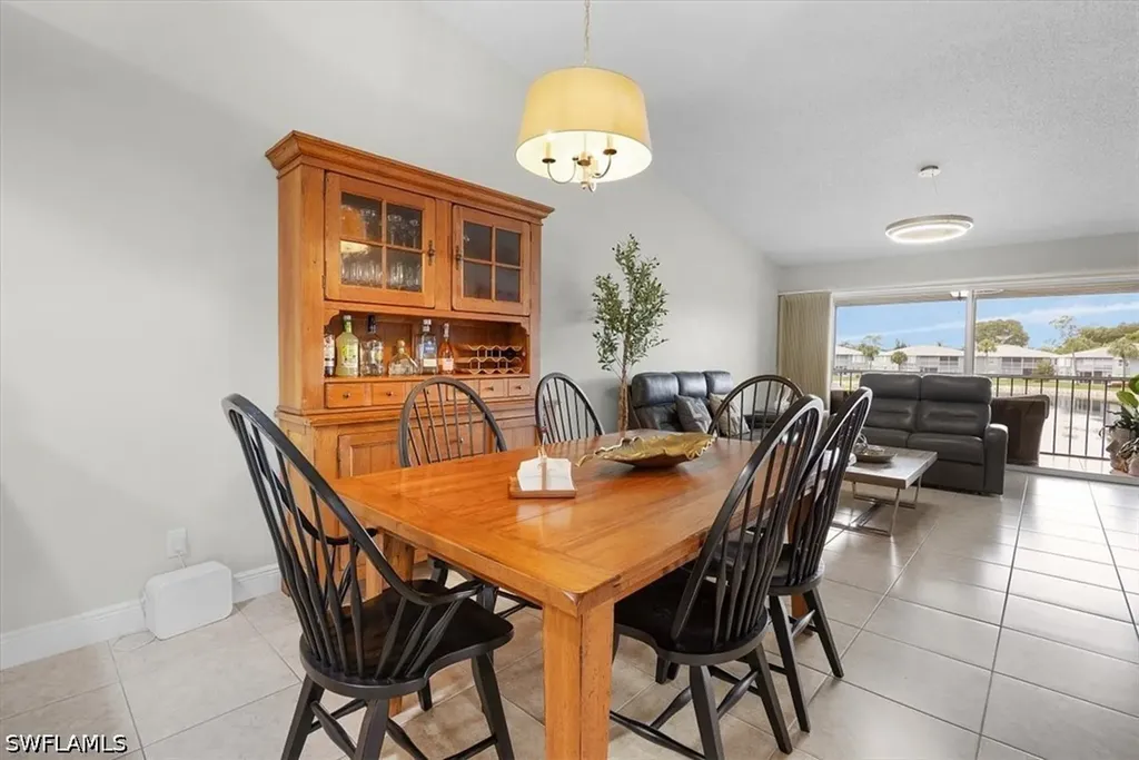 905 New Waterford Drive Naples FL 34104
