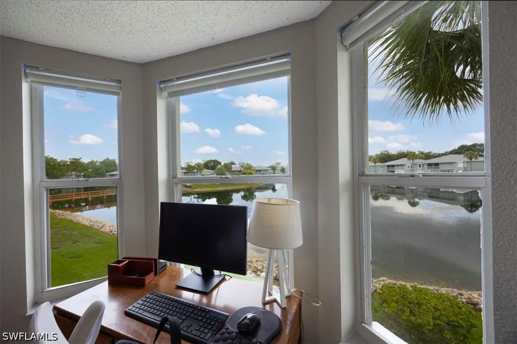 905 New Waterford Drive Naples FL 34104
