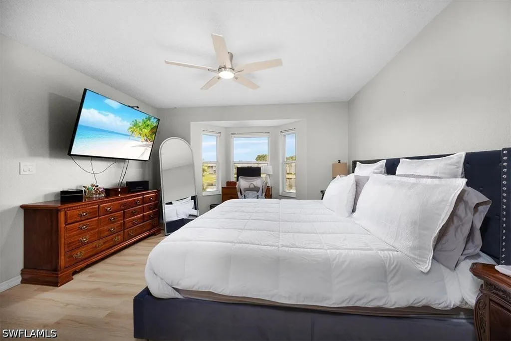905 New Waterford Drive Naples FL 34104