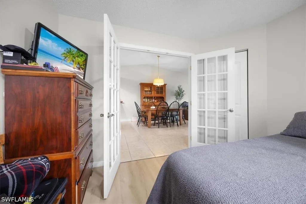905 New Waterford Drive Naples FL 34104