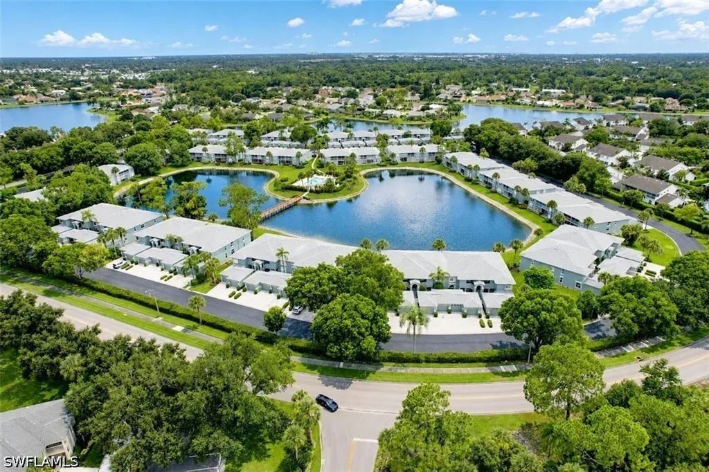 905 New Waterford Drive Naples FL 34104