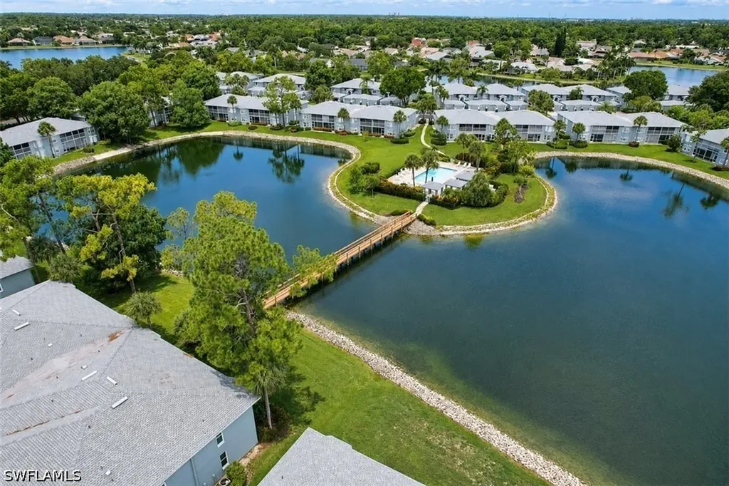 905 New Waterford Drive Naples FL 34104