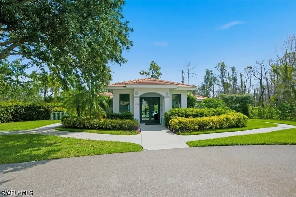 6305 Wilshire Pines Circle Naples FL 34109